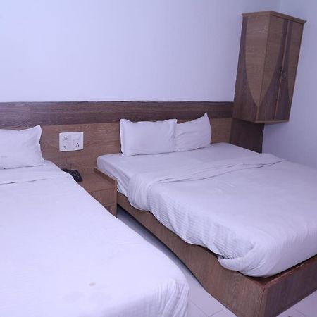 Hotel Kewal Inn 贾尔冈 外观 照片