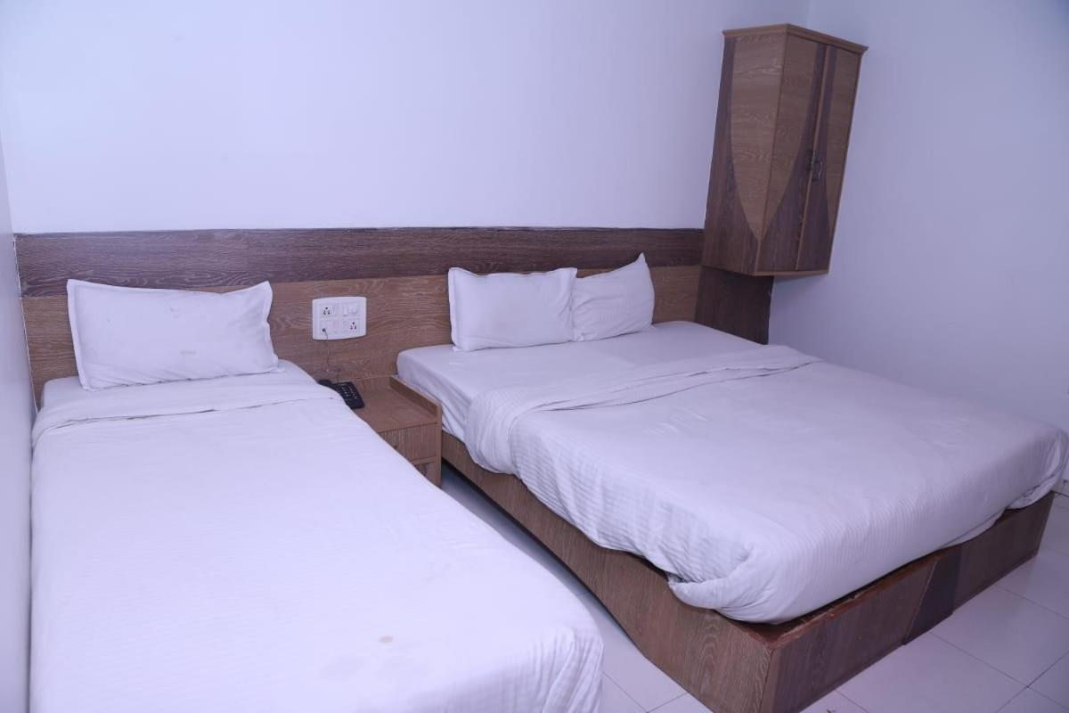 Hotel Kewal Inn 贾尔冈 外观 照片