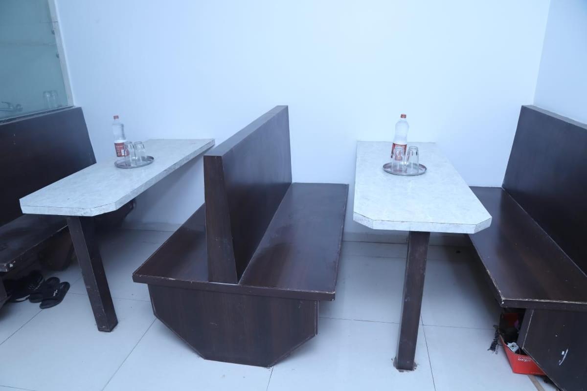 Hotel Kewal Inn 贾尔冈 外观 照片